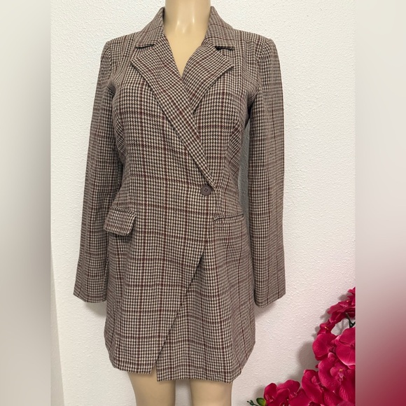 Promesa Brown Blazer Romper with Wrap Design - Picture 14 of 14